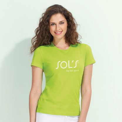 Women with promotional t-shirt