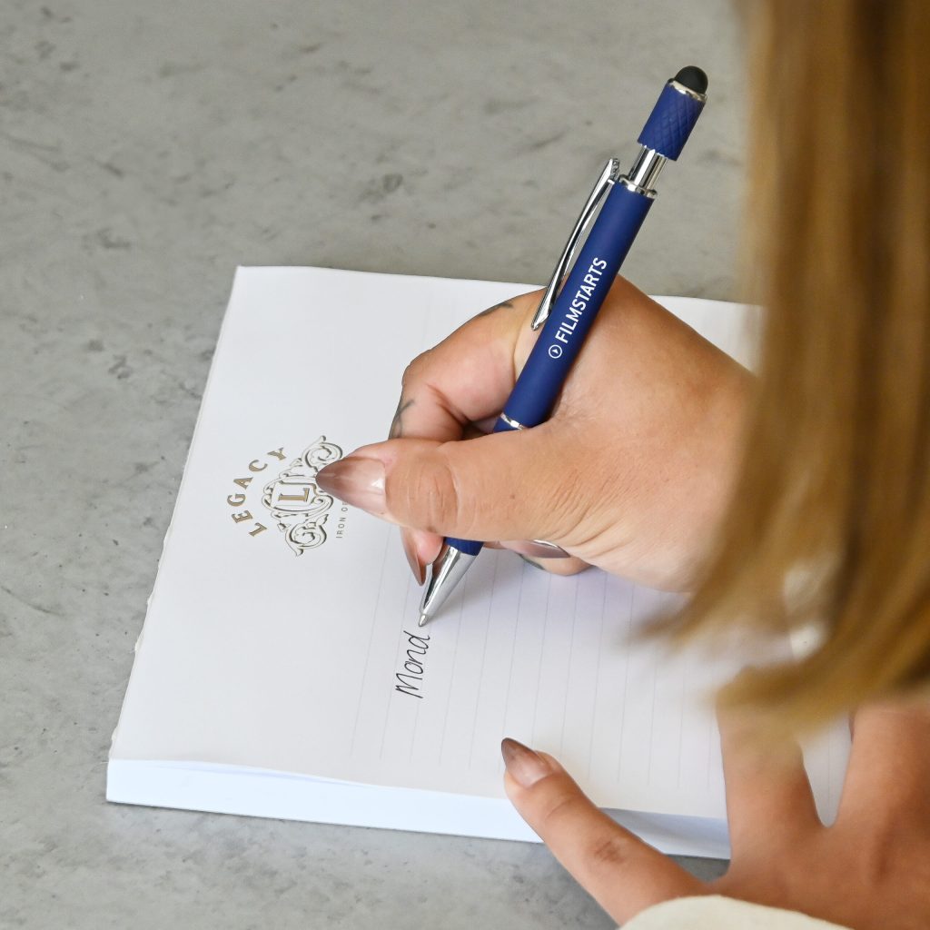 Metal vs Plastic Pens
