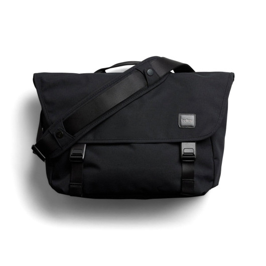 Bellroy Classic Messenger 13L Product - Hero
