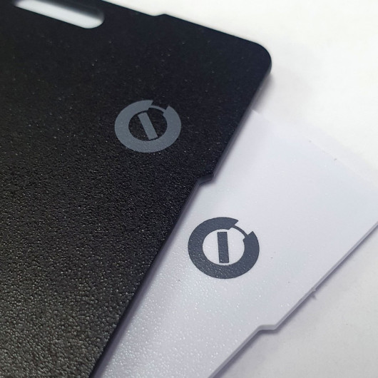Carbon Bluetooth Tracker Detail